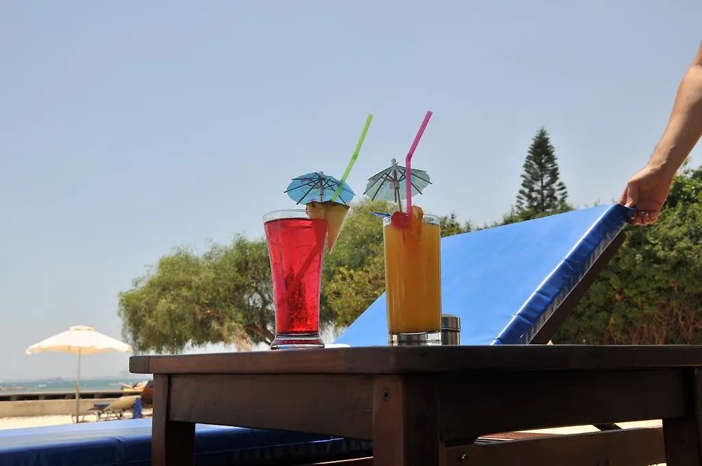 *****  Radisson Beach Resort Larnaca Chipre