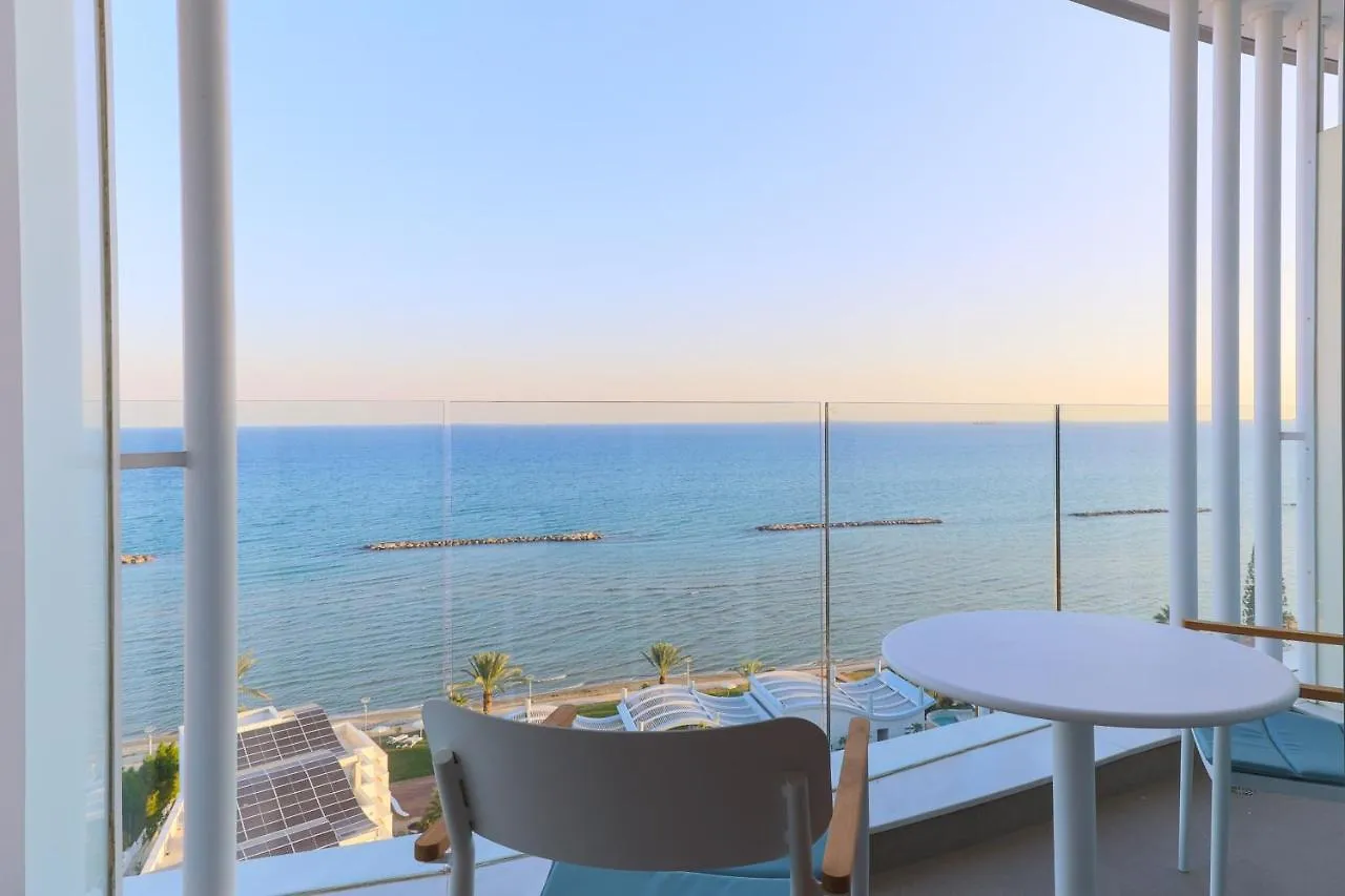 Radisson Beach Resort Larnaca 5*,  Kıbrıs