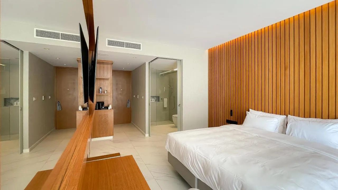 *****  Radisson Beach Resort Larnaca Cyprus
