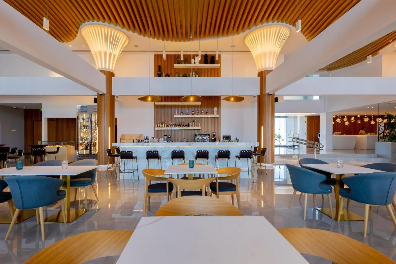 Radisson Beach Resort Lárnaka