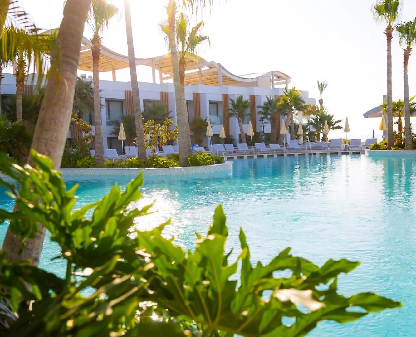 *****  Radisson Beach Resort Lárnaka Ciprus