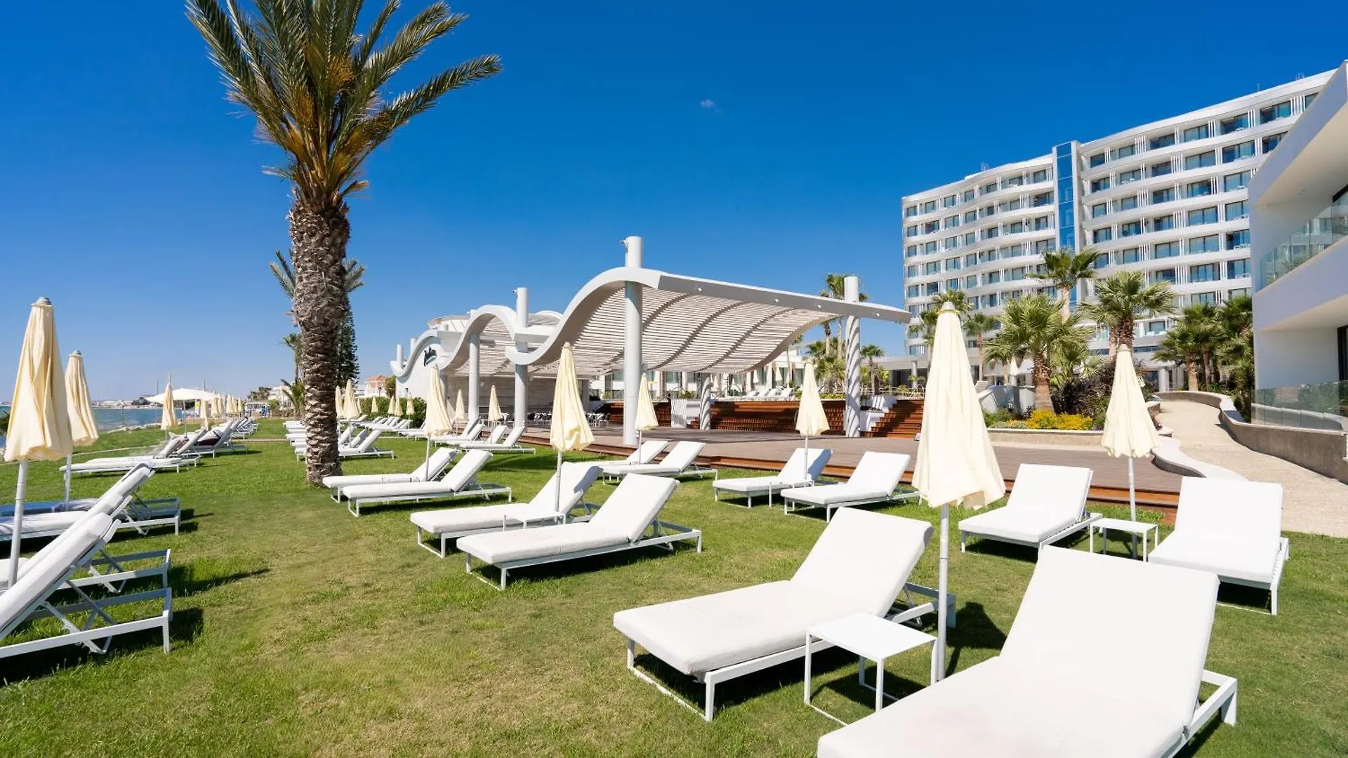 Radisson Beach Resort Larnaca