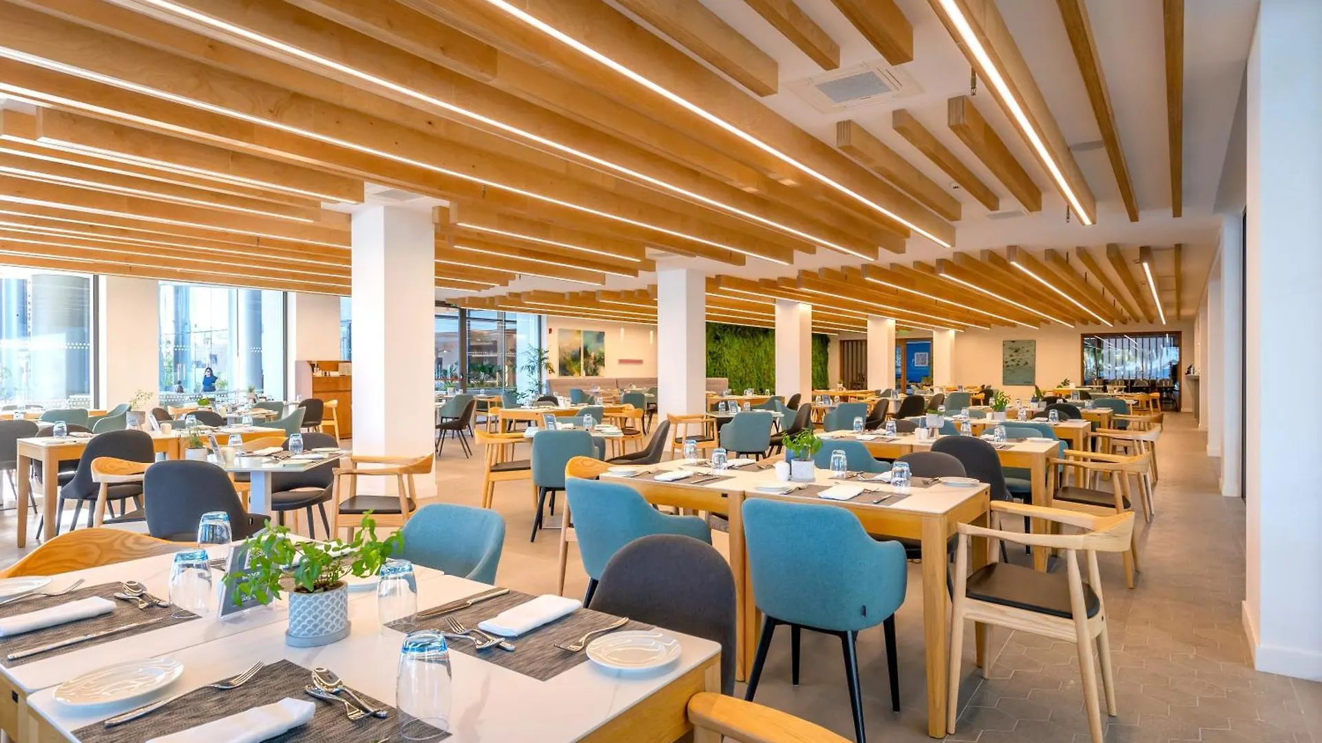 Radisson Beach Resort Larnaca