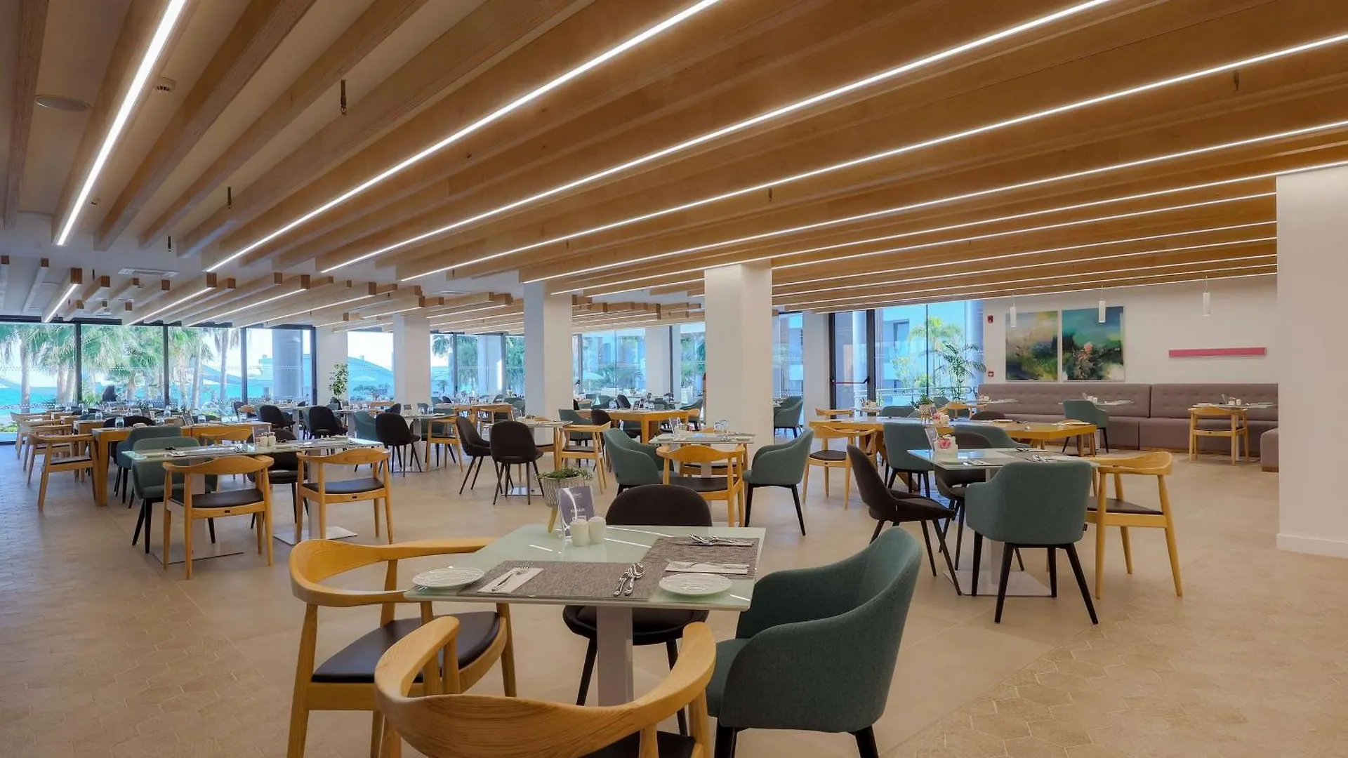 Radisson Beach Resort לרנקה