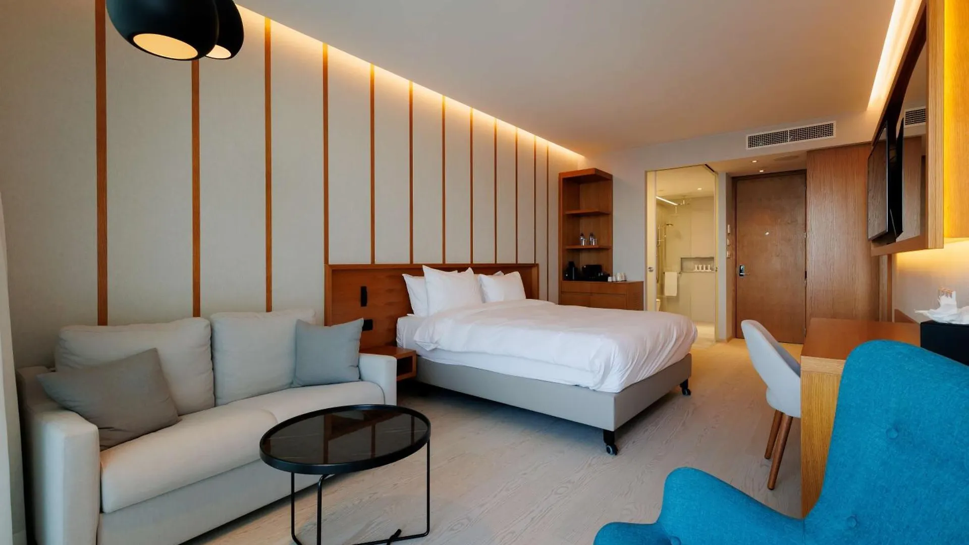 *****  Radisson Beach Resort Larnaca Cyprus